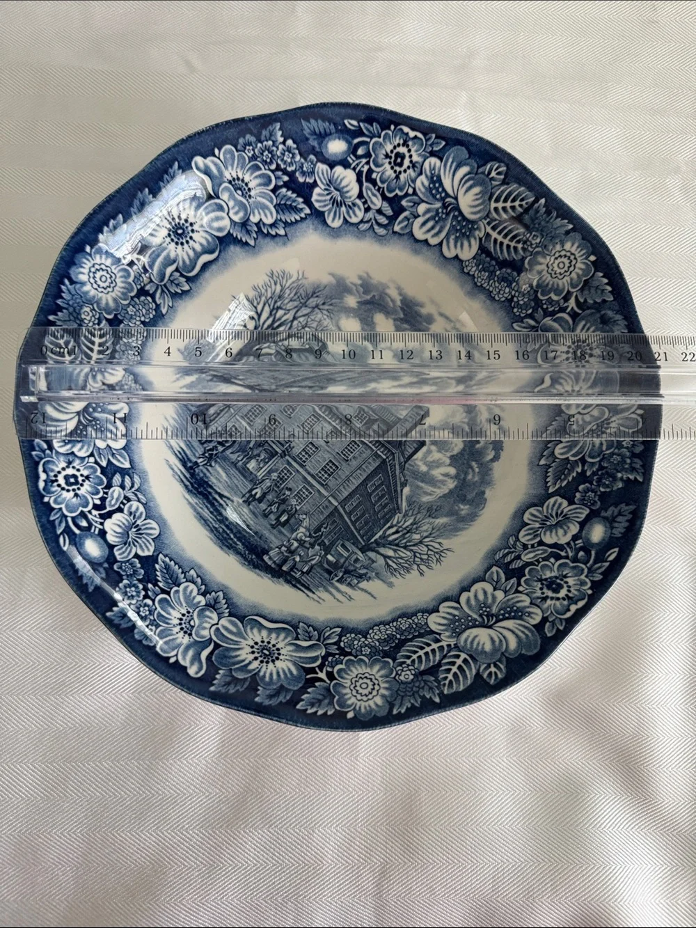 1970 Liberty Blue Floral Vintage-Style Decorative bowl Plate